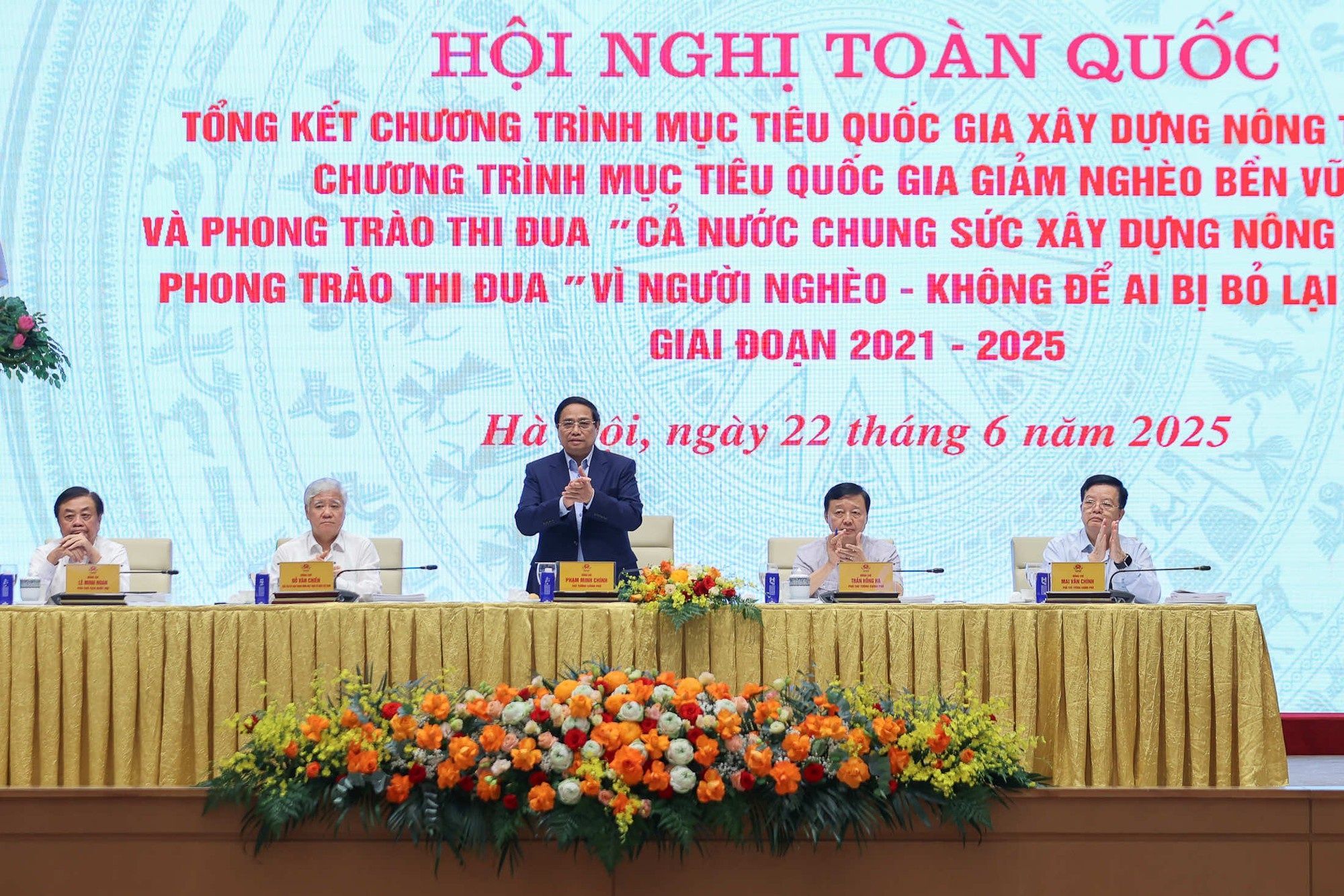 Thủ tướng Chính phủ chủ trì Hội nghị - Ảnh: VGP/Nhật Bắc