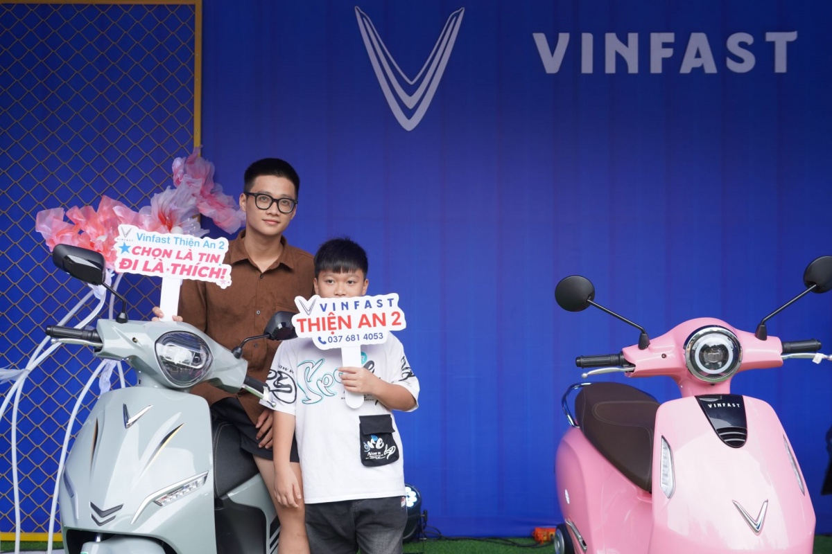 Nhiều khách hàng quyết định lấy xe ngay tại sự kiện.