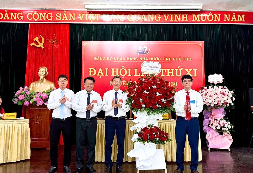 Đảng uỷ UBND tỉnh Phú Thọ chúc mừng Đại hội Đảng uỷ UBND tỉnh Phú Thọ chúc mừng Đại hội