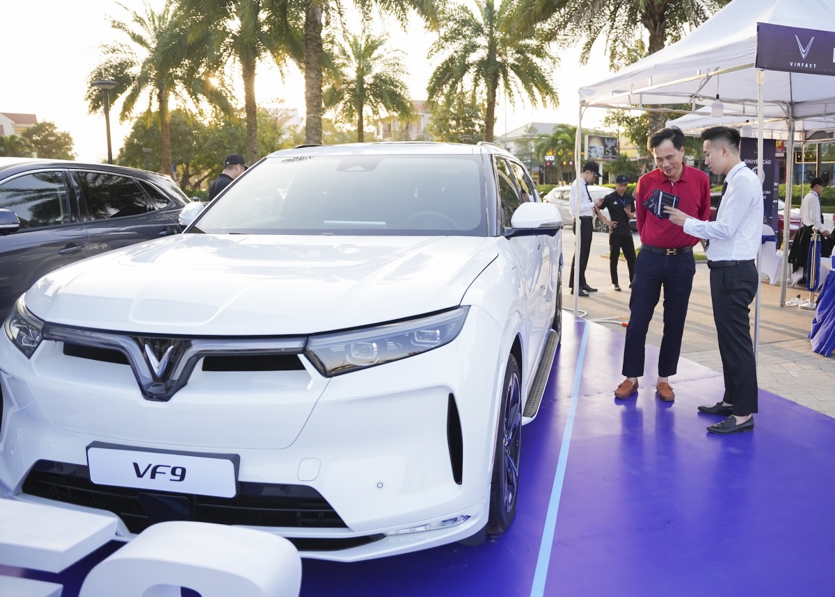VinFast công bố chương trình “Thu xăng-Đổi điện” với ưu đãi hấp dẫn lên tới 100 triệu đồng/xe.