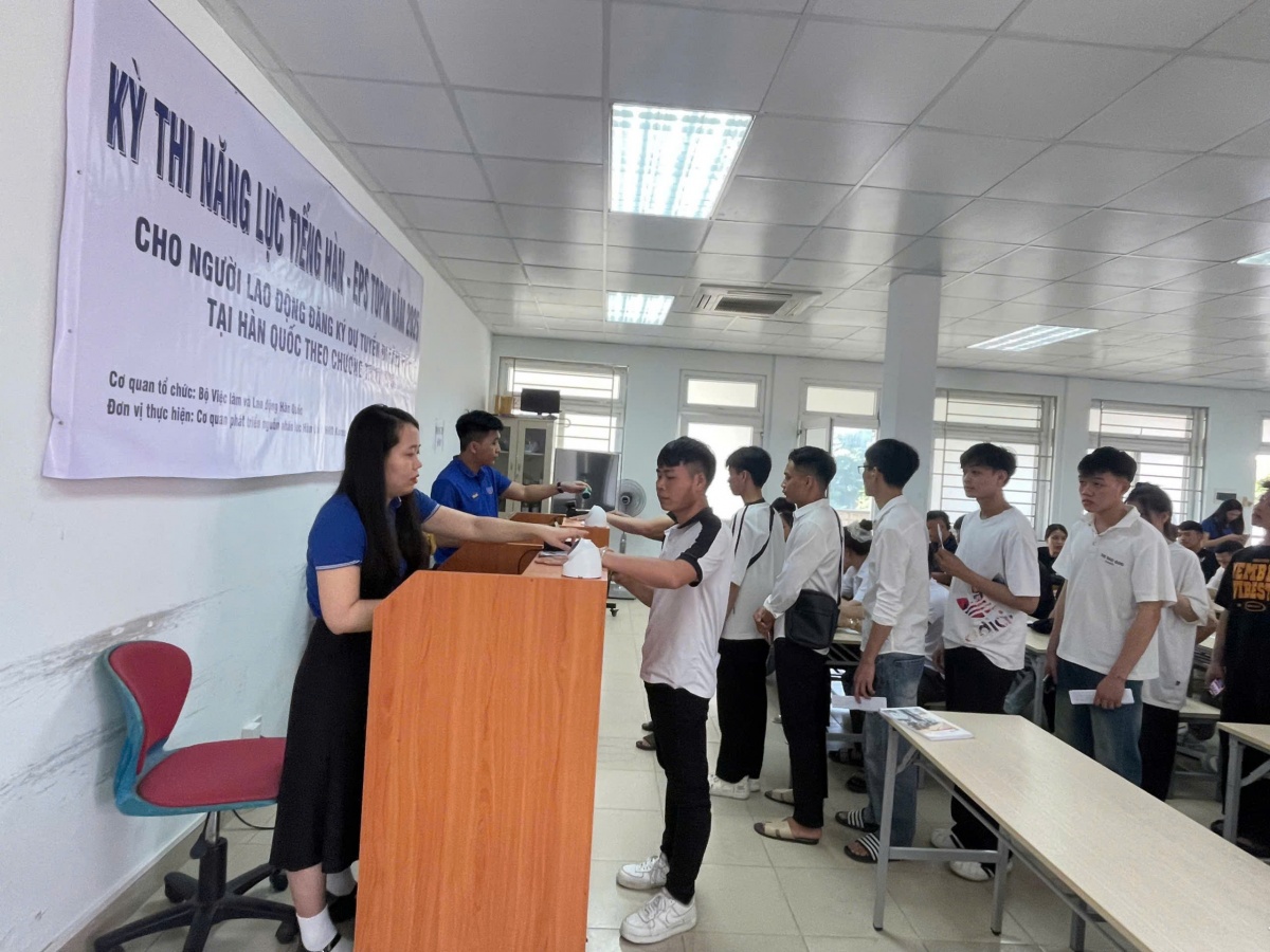 Chủ tịch tỉnh sẽ cấp giấy phép cho lao động nước ngoài Chủ tịch tỉnh sẽ cấp giấy phép cho lao động nước ngoài