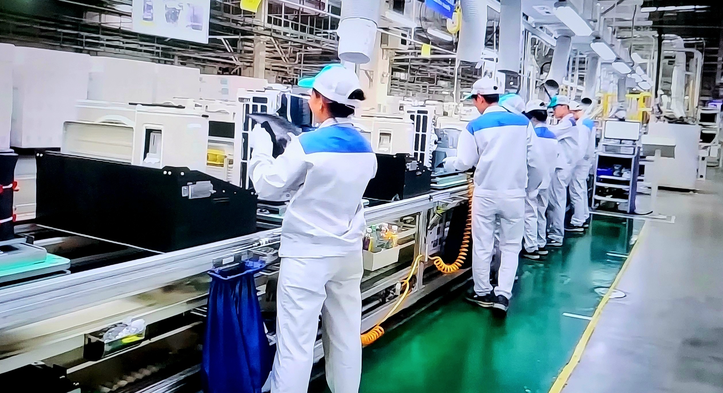 nhiều nhà đầu tư hiện hữu cũng đang mạnh tay mở rộng quy mô, cam kết lâu dài với Việt Nam