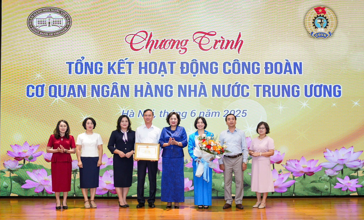 Chặng đường lịch sử đầy tự hào của Công đoàn Cơ quan NHNN Trung ương Chặng đường lịch sử đầy tự hào của Công đoàn Cơ quan NHNN Trung ương