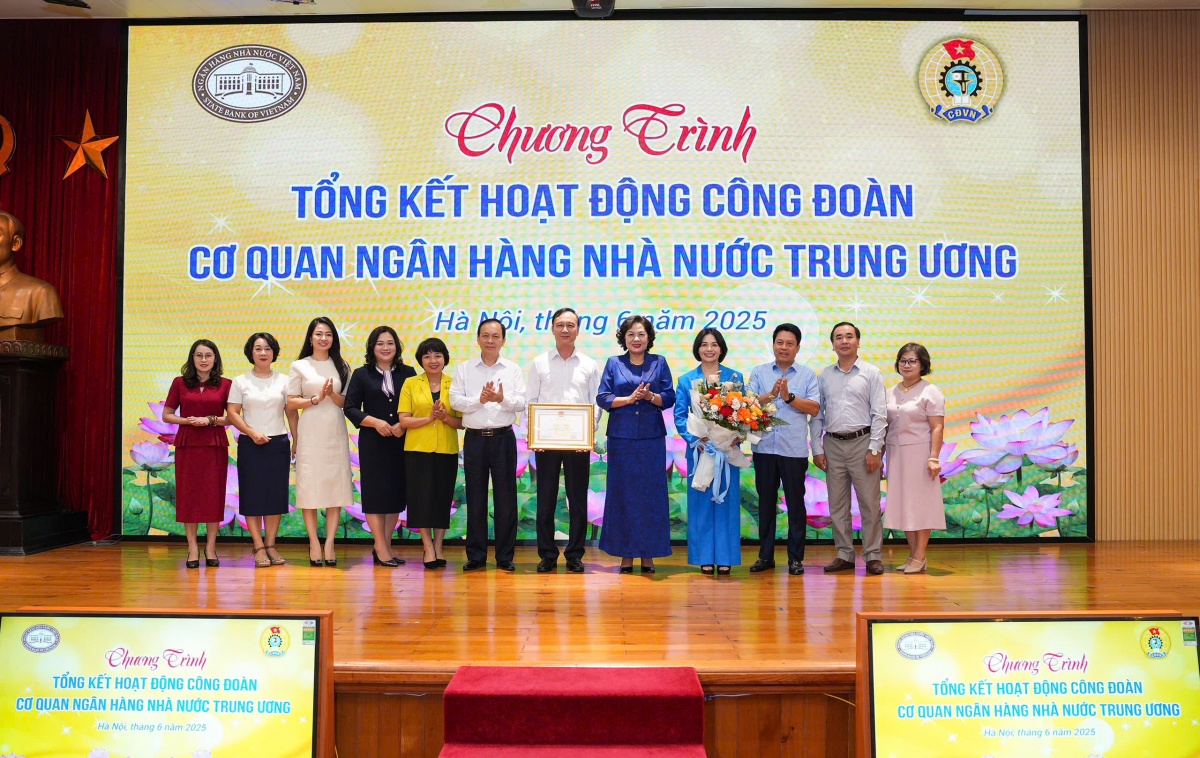 Chặng đường lịch sử đầy tự hào của Công đoàn Cơ quan NHNN Trung ương Chặng đường lịch sử đầy tự hào của Công đoàn Cơ quan NHNN Trung ương