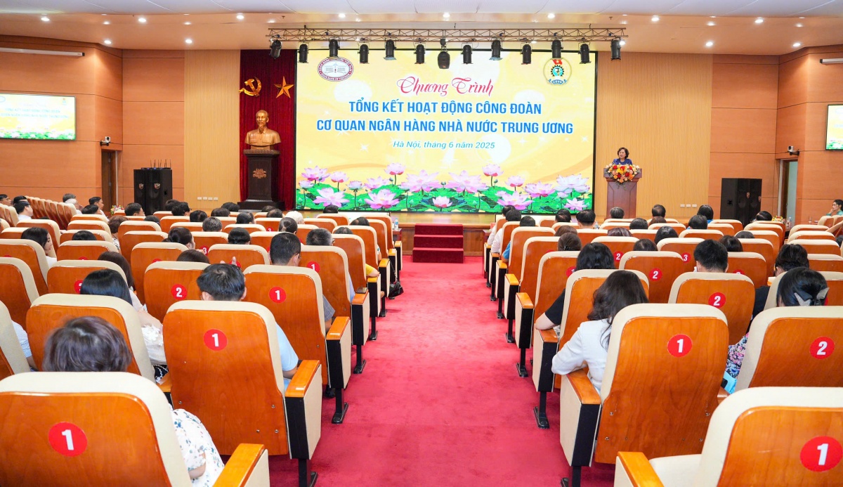 Toản cảnh chuong trình tổng kết Toản cảnh chuong trình tổng kết