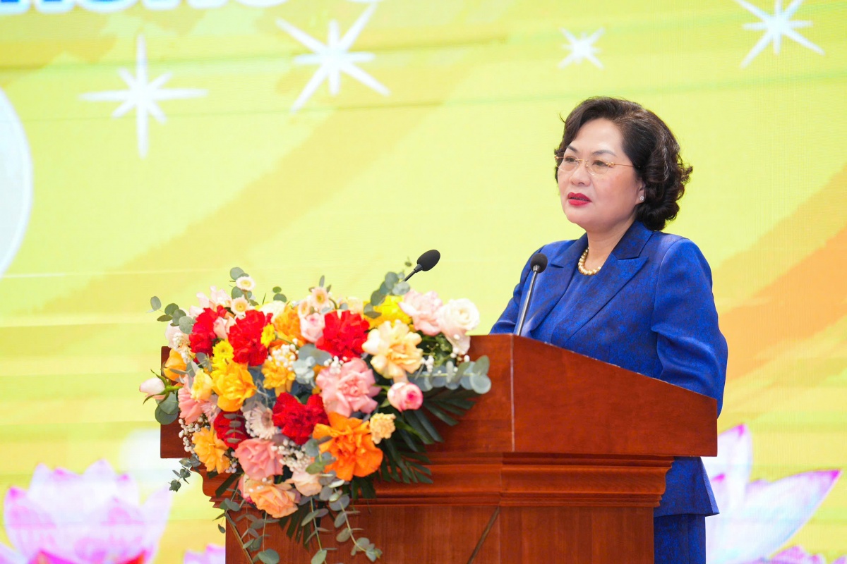 Thống đốc NHNN Nguyễn Thị Hồng chia sẻ tại chương trình tổng kết Thống đốc NHNN Nguyễn Thị Hồng chia sẻ tại chương trình tổng kết