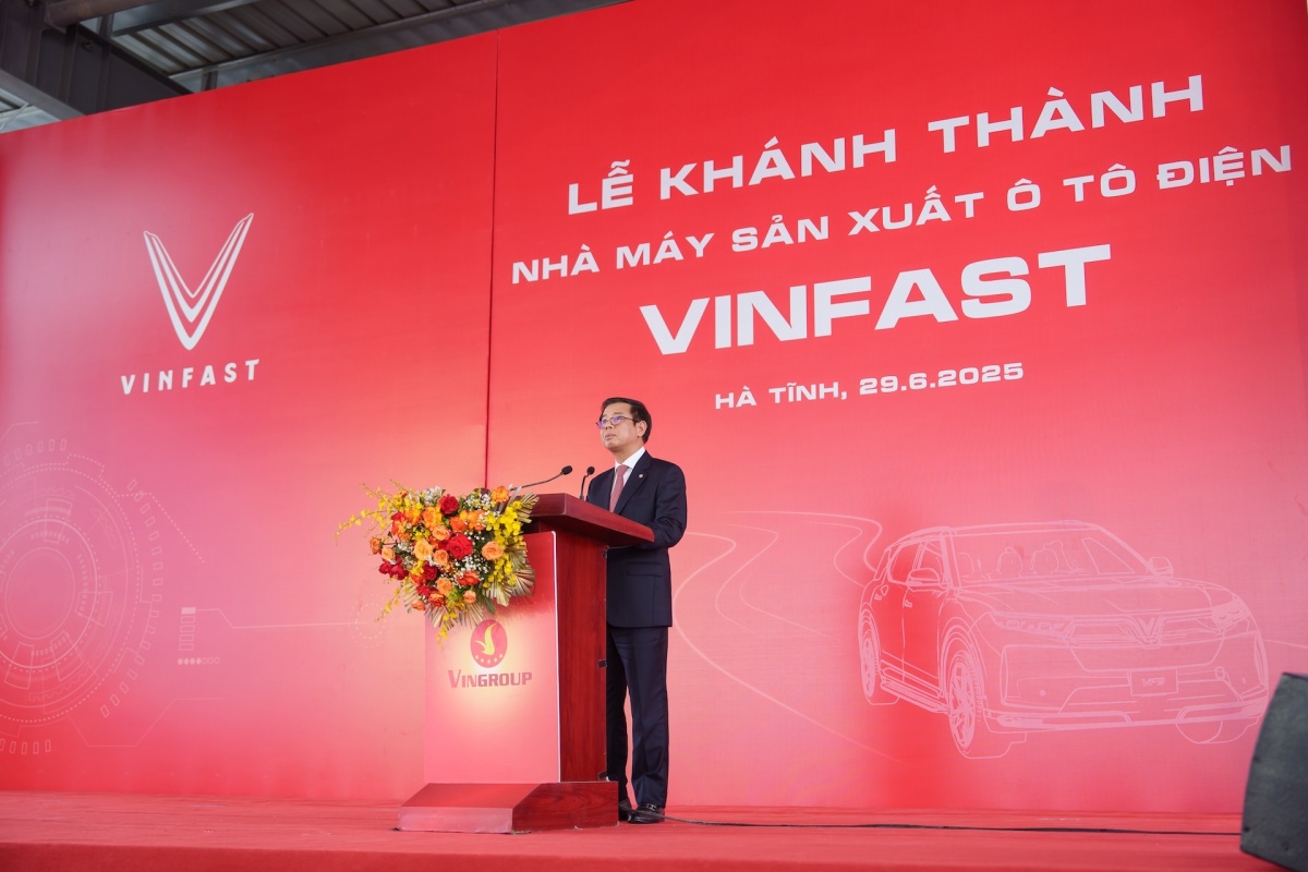 Ông Nguyễn Việt Quang, Phó chủ tịch kiêm Tổng giám đốc Tập đoàn Vingroup phát biểu tại sự kiện. Ông Nguyễn Việt Quang, Phó chủ tịch kiêm Tổng giám đốc Tập đoàn Vingroup phát biểu tại sự kiện.