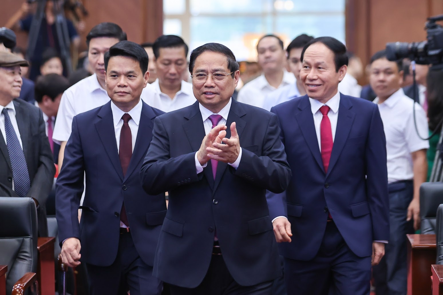 Thủ tướng Chính phủ Phạm Minh Chính dự lễ công bố các nghị quyết, quyết định của Trung ương và địa phương tại thành phố Hải Phòng - Ảnh: VGP/Nhật Bắc