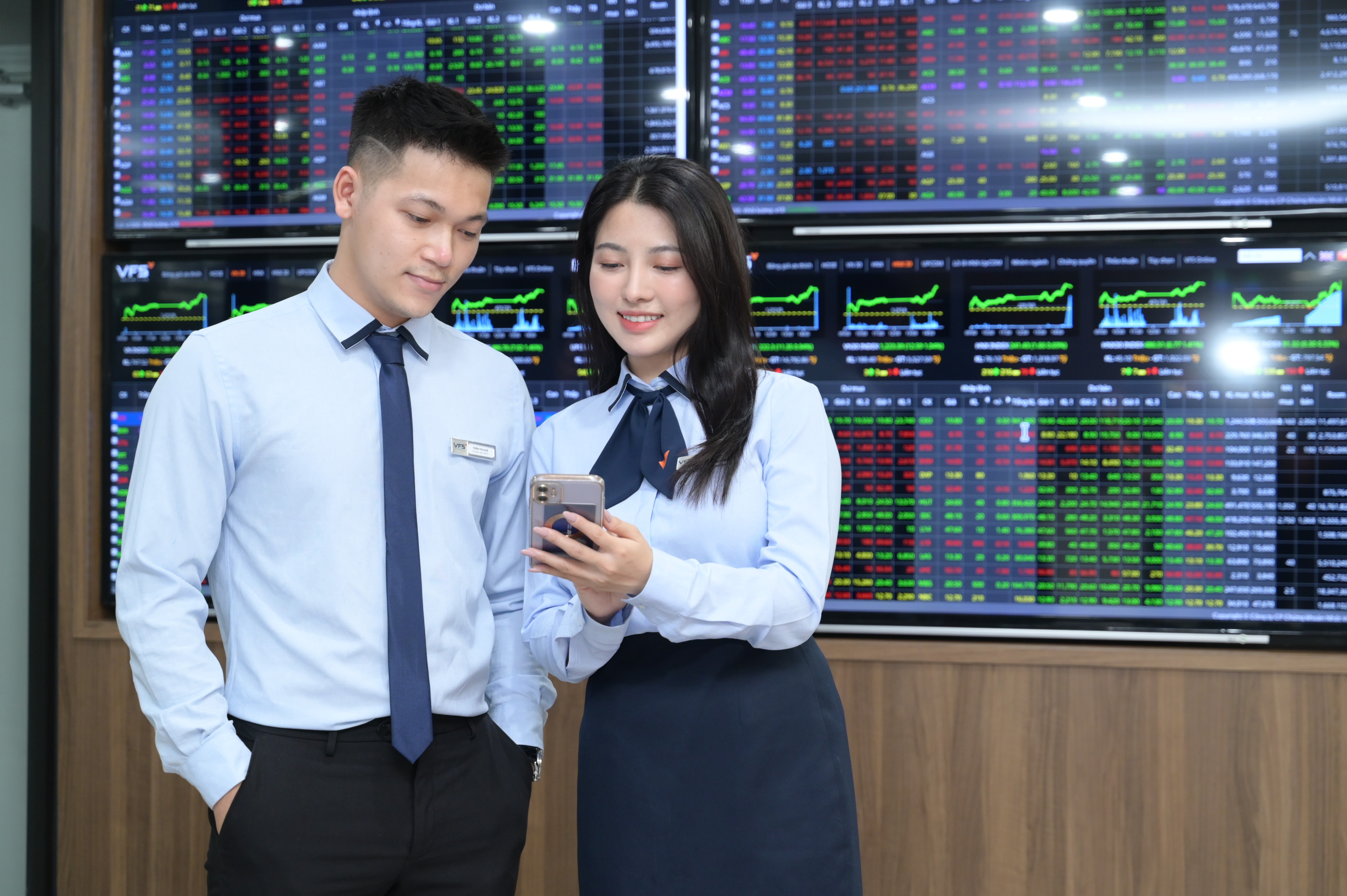 VN-Index đã ghi nhận mức tăng 43,47 điểm (+3,26%) kể từ đầu tháng 6 VN-Index đã ghi nhận mức tăng 43,47 điểm (+3,26%) kể từ đầu tháng 6