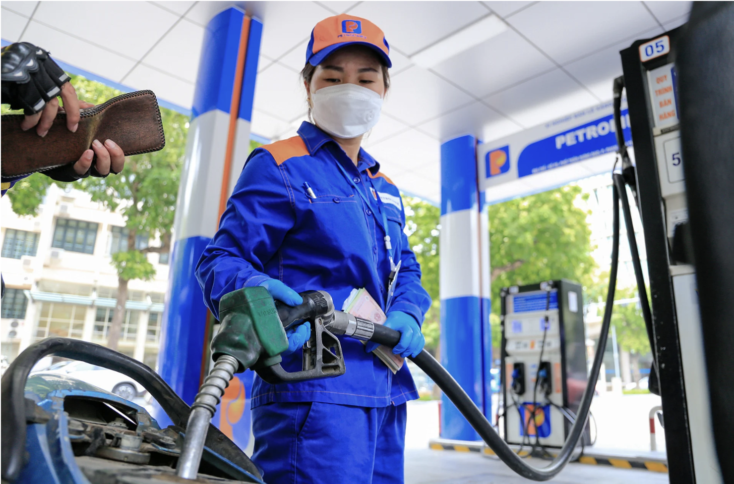 Các đại lý và cửa hàng bán lẻ xăng dầu phải chấp nhận quy luật của thị trường.