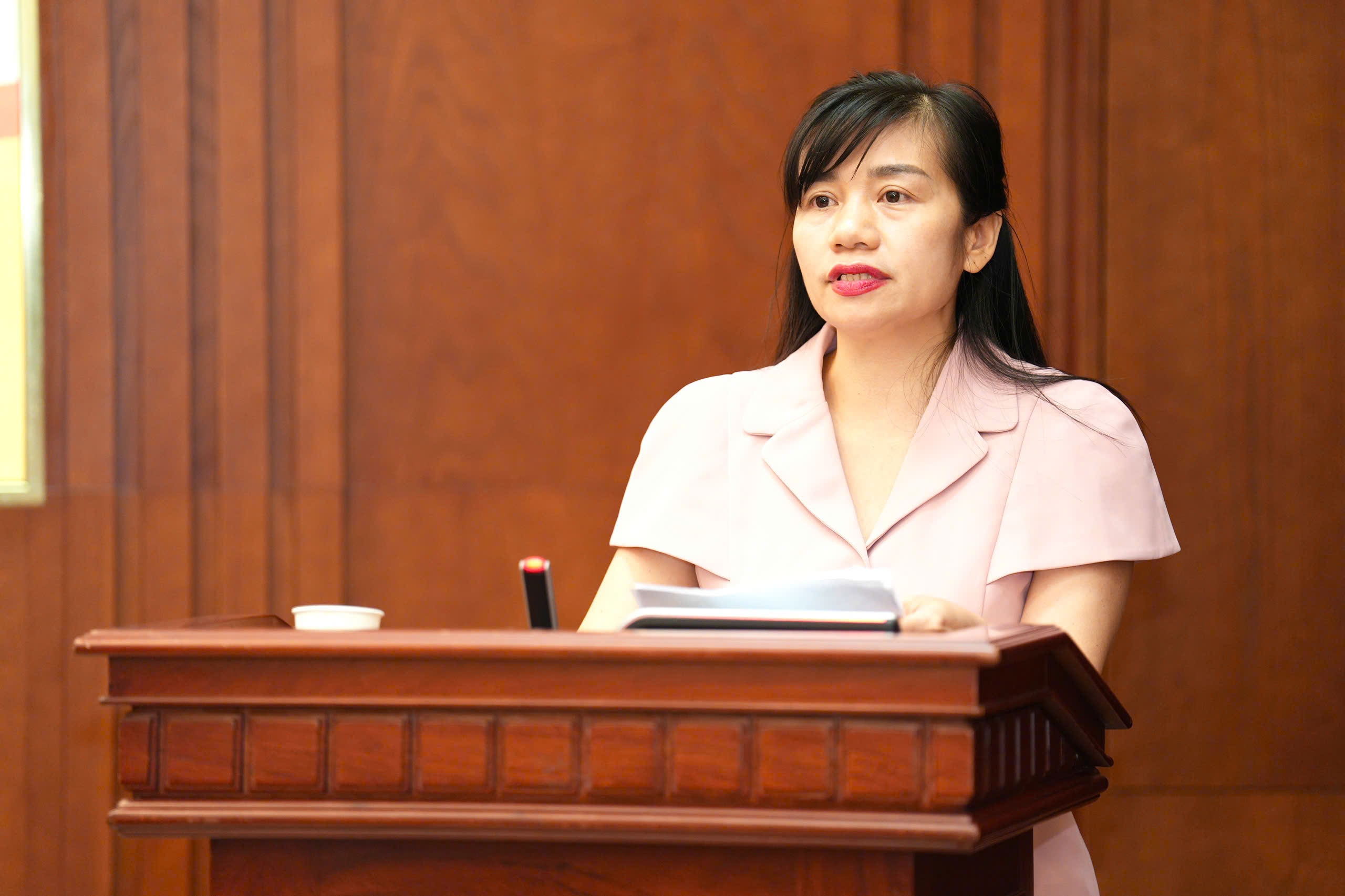 bà Trần Kim Anh, Phó Vụ trưởng Vụ Kinh tế tổng hợp Ban Chính sách, Chiến lược Trung ương bà Trần Kim Anh, Phó Vụ trưởng Vụ Kinh tế tổng hợp Ban Chính sách, Chiến lược Trung ương