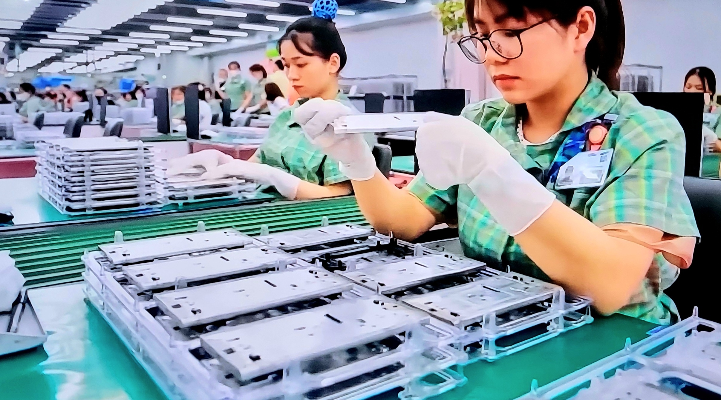 Giữ vững đà tăng trưởng xuất khẩu cho hai quý cuối năm Giữ vững đà tăng trưởng xuất khẩu cho hai quý cuối năm