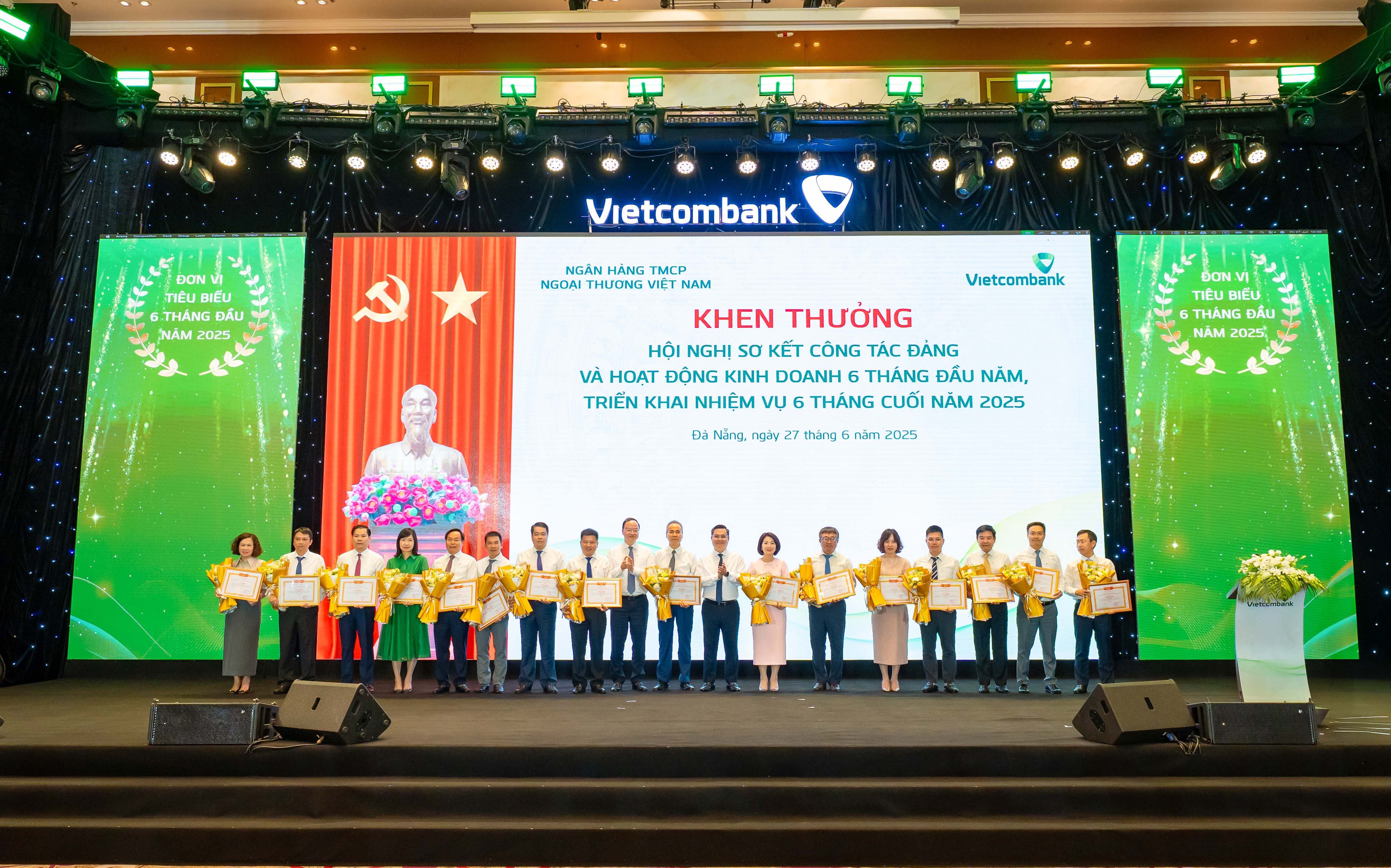 Tại Hội nghị, để ghi nhận thành tích tiêu biểu của các tập thể trong góp phần vào kết quả chung của hoạt động kinh doanh 6 tháng đầu năm 2025, Đảng ủy, Ban lãnh đạo đã tặng giấy khen cho 16 Chi nhánh gồm: Sở Giao dịch, Thành Công, Thanh Xuân, Sài Gòn Chợ Lớn, Hải Phòng, TP. Hồ Chí Minh, Hải Dương, Hoàng Mai, Ba Đình, Khánh Hòa, Bắc Giang, Hà Nam, Tây Hồ, Bắc Ninh, Tây Sài Gòn và Nha Trang.