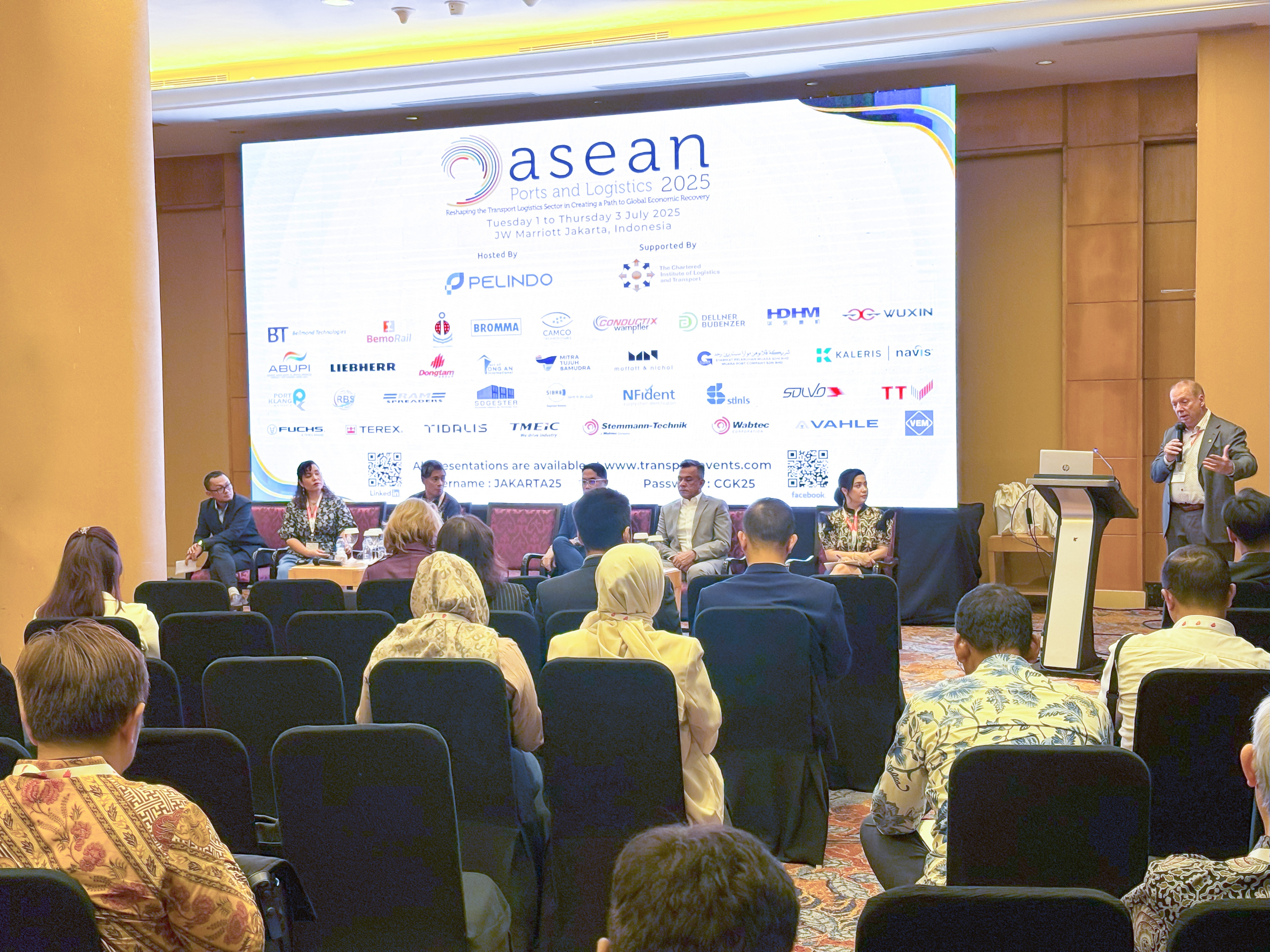 Cảng quốc tế Long An ghi dấu ấn mạnh mẽ tại Asean Ports & logistics 2025