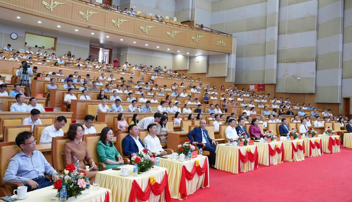 Các đại biểu tham dự hội nghị
