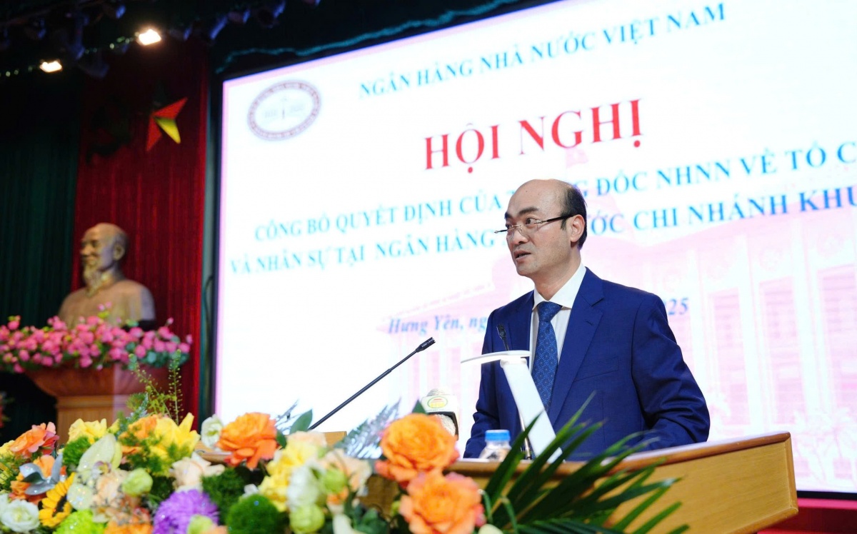 Đồng chí Tạ Thành Long, tân Giám đốc Ngân hàng Nhà nước Chi nhánh Khu vực 12 phát biểu nhận nhiệm vụ
