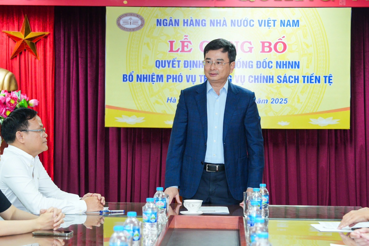 Bổ nhiệm bà Nguyễn Huyền Dịu giữ chức Phó Vụ trưởng Vụ Chính sách tiền tệ Bổ nhiệm bà Nguyễn Huyền Dịu giữ chức Phó Vụ trưởng Vụ Chính sách tiền tệ