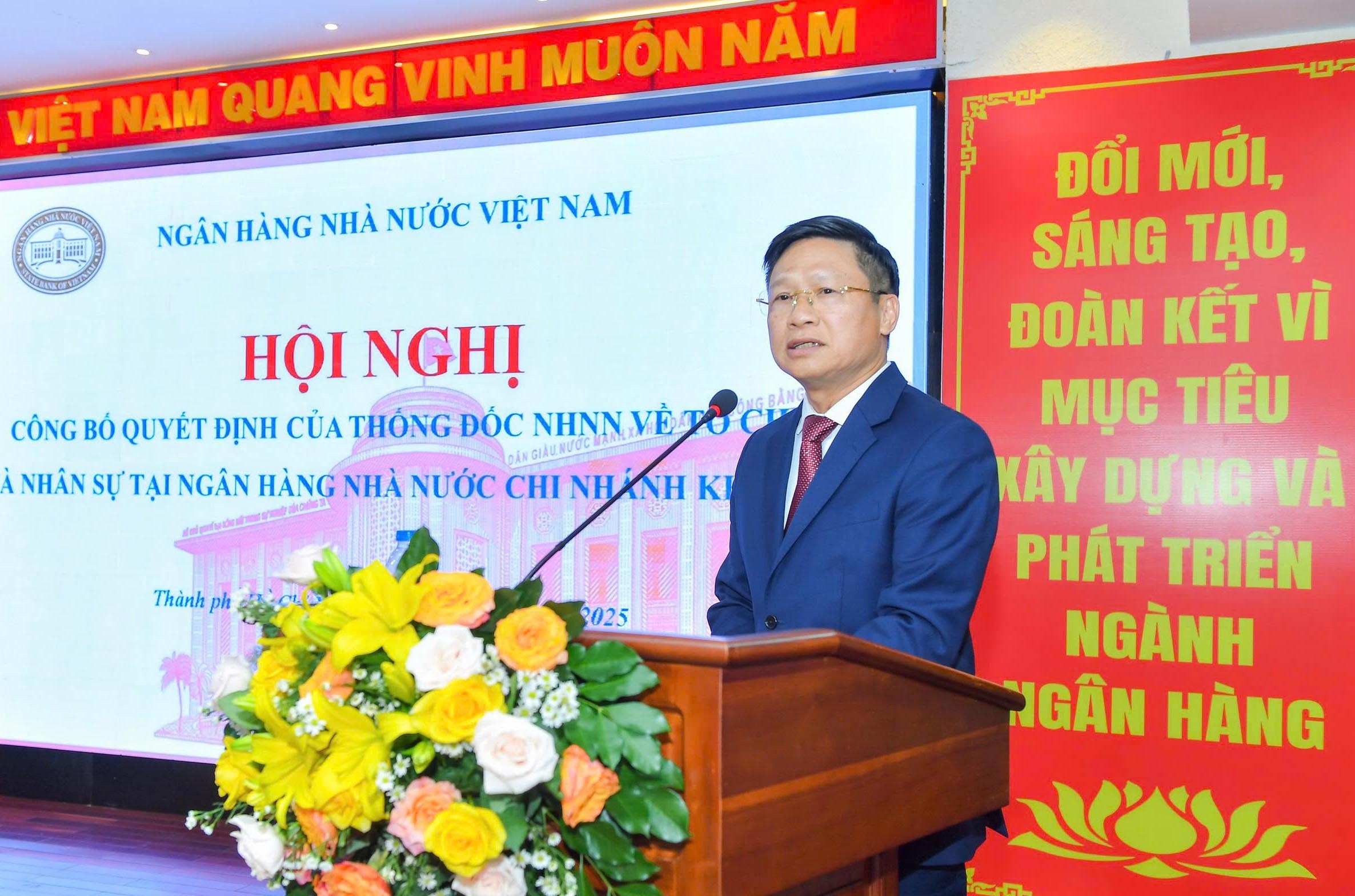 Ông Võ Minh Tuấn tiếp thu các ý kiến chỉ đạo của Ban lãnh đạo NHNN Việt Nam và UBND TP. Hồ Chí Minh và tỉnh Đồng Nai 