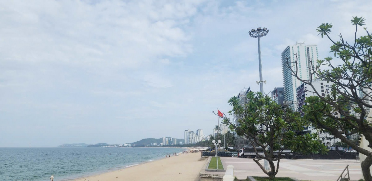 Tỉnh Khánh Hòa mới hứa hẹn trở thành điểm đặt lý tưởng của giới đầu tư bất động sản. Tỉnh Khánh Hòa mới hứa hẹn trở thành điểm đặt lý tưởng của giới đầu tư bất động sản.