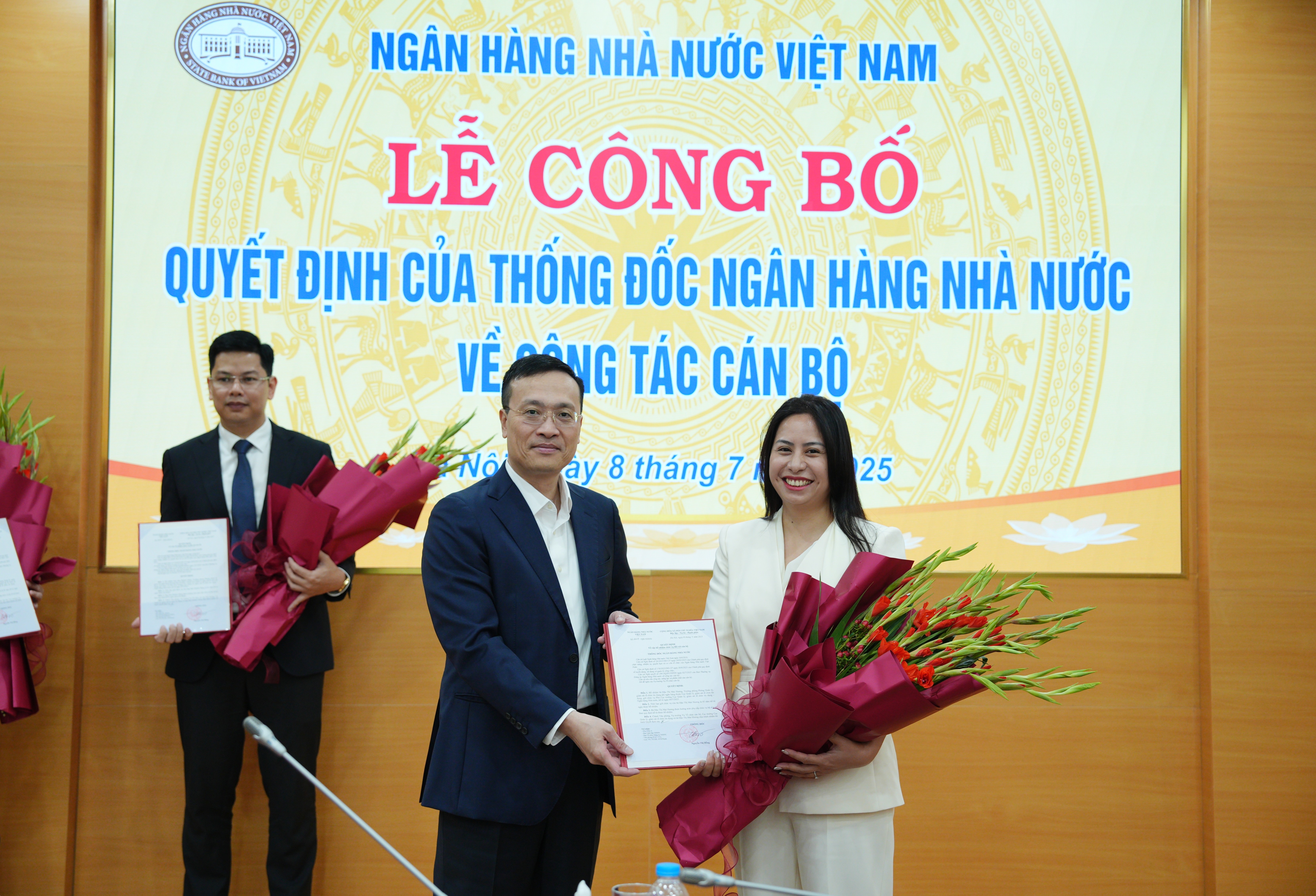 Bổ nhiệm ba Phó Cục trưởng Cục Quản lý, giám sát tổ chức tín dụng Bổ nhiệm ba Phó Cục trưởng Cục Quản lý, giám sát tổ chức tín dụng