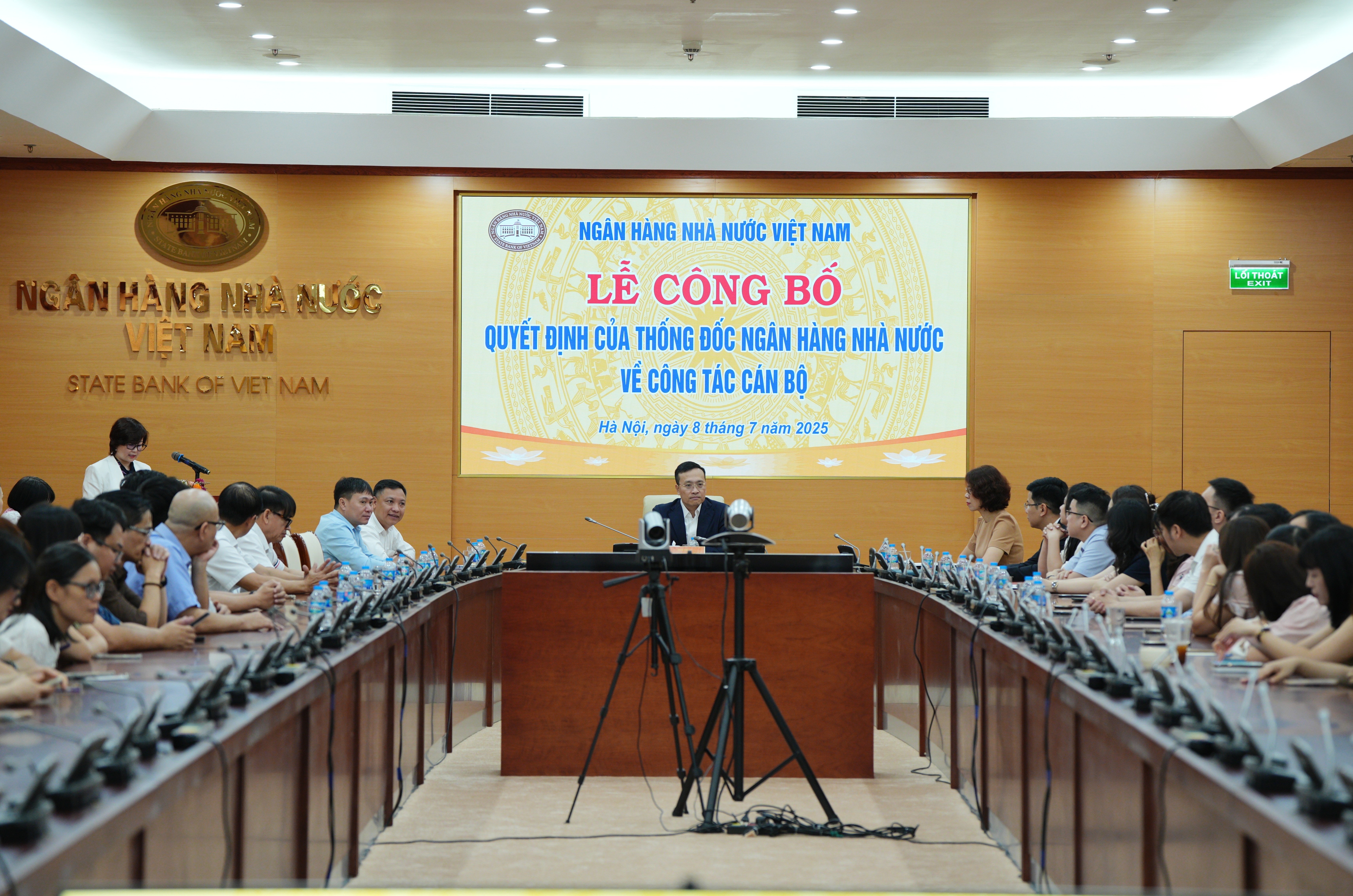 Bổ nhiệm ba Phó Cục trưởng Cục Quản lý, giám sát tổ chức tín dụng Bổ nhiệm ba Phó Cục trưởng Cục Quản lý, giám sát tổ chức tín dụng