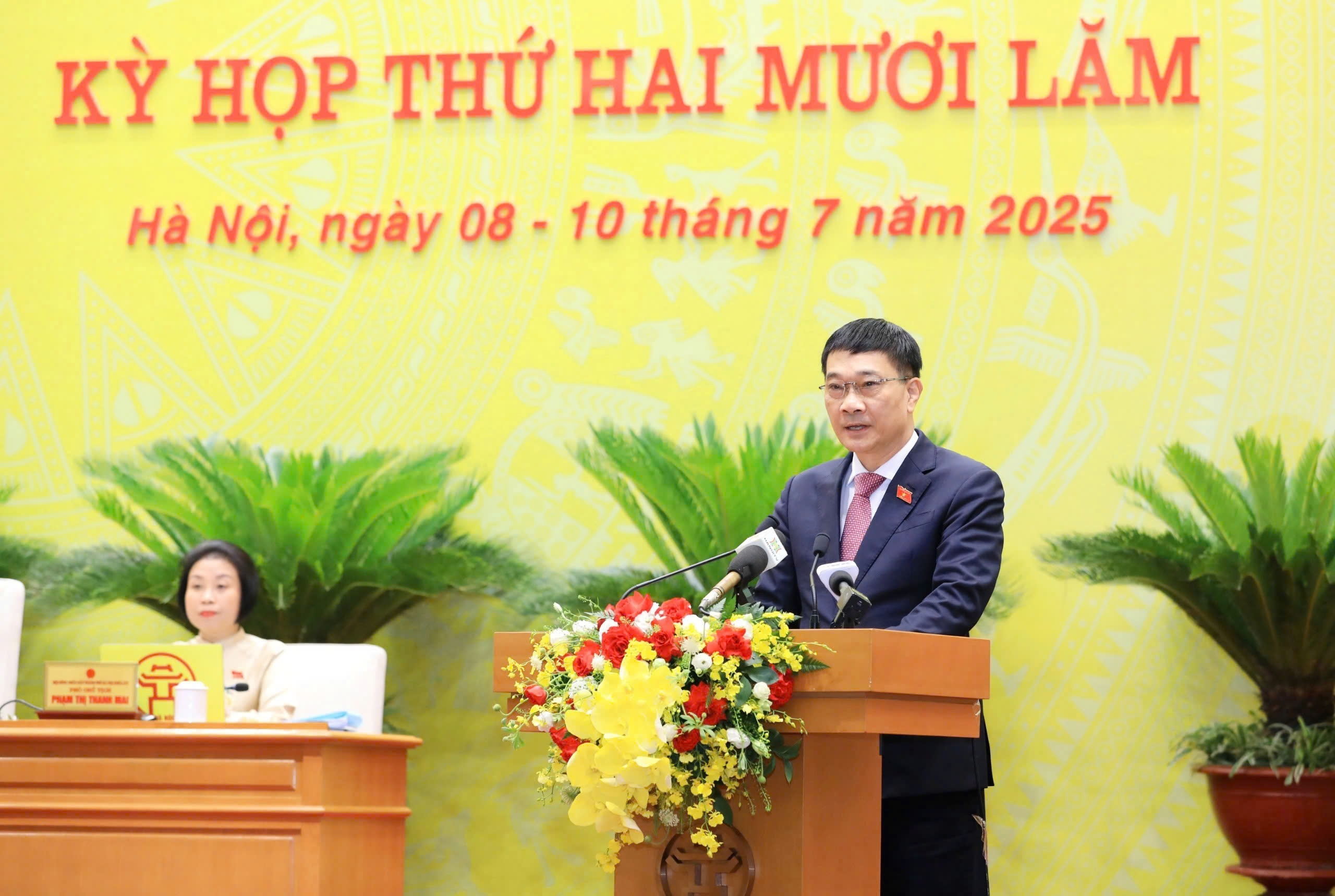  Phó chủ tịch Quốc hội Vũ Hồng Thanh phát biểu chỉ đạo kỳ họp.