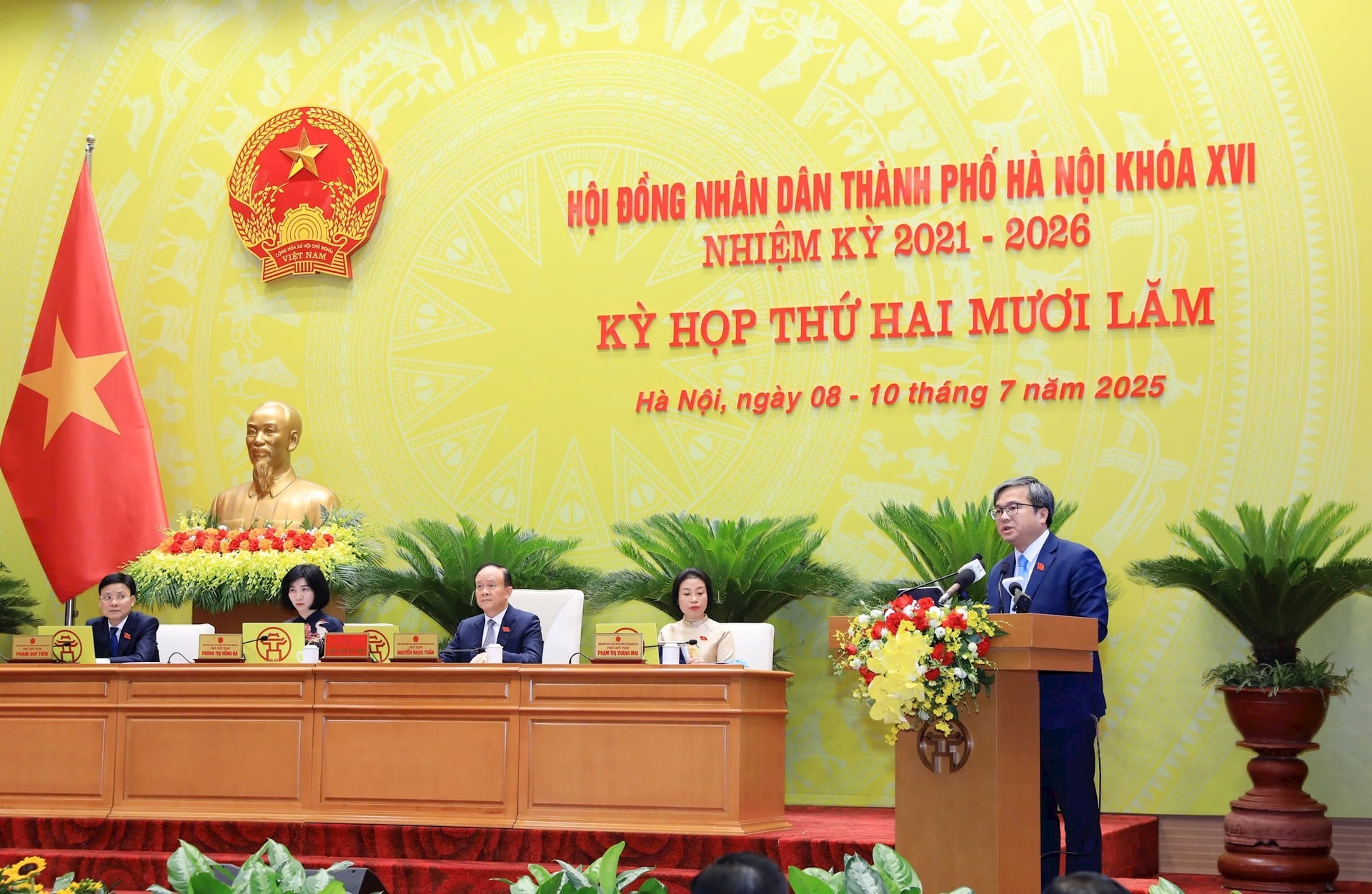 Kỳ họp thứ hai mươi lăm, Hội đồng Nhân dân thành phố Hà Nội khóa XVI. (Ảnh: hanoi.gov.vn) Kỳ họp thứ hai mươi lăm, Hội đồng Nhân dân thành phố Hà Nội khóa XVI. (Ảnh: hanoi.gov.vn)