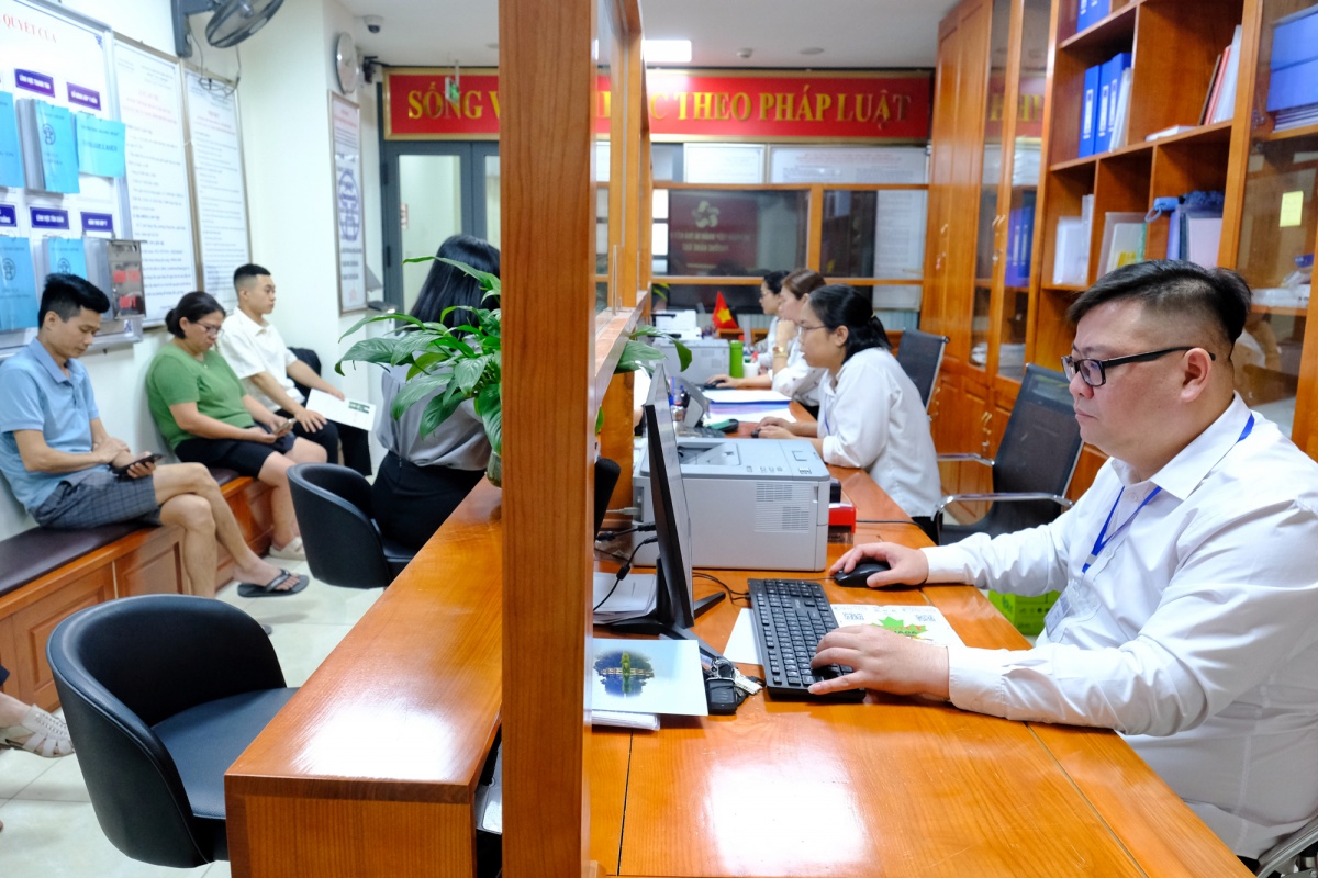 Bộ Nội vụ hướng dẫn về chế độ tiền lương, phụ cấp lương đối với cán bộ công chức sau sắp xếp bộ máy