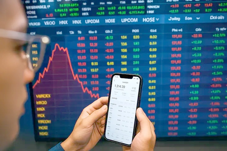 VN-Index tiếp tục lao lên phía trước với thanh khoản rất ấn tượng VN-Index tiếp tục lao lên phía trước với thanh khoản rất ấn tượng