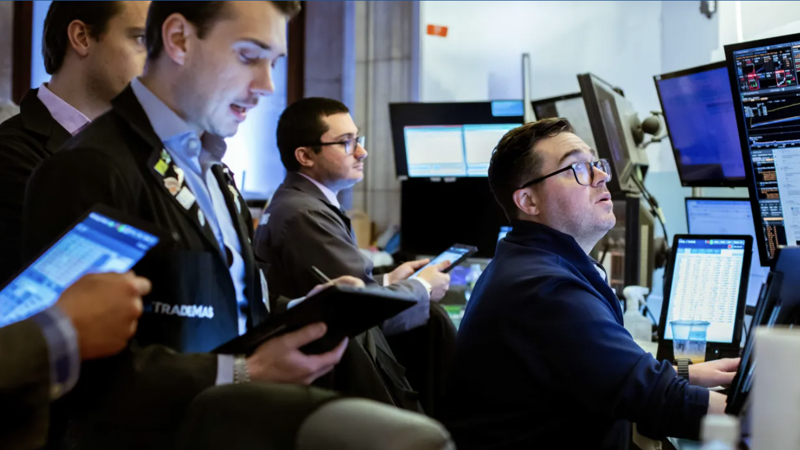 Delta Air Lines tạo sóng, S&P 500 và Nasdaq tiếp tục phá kỷ lục