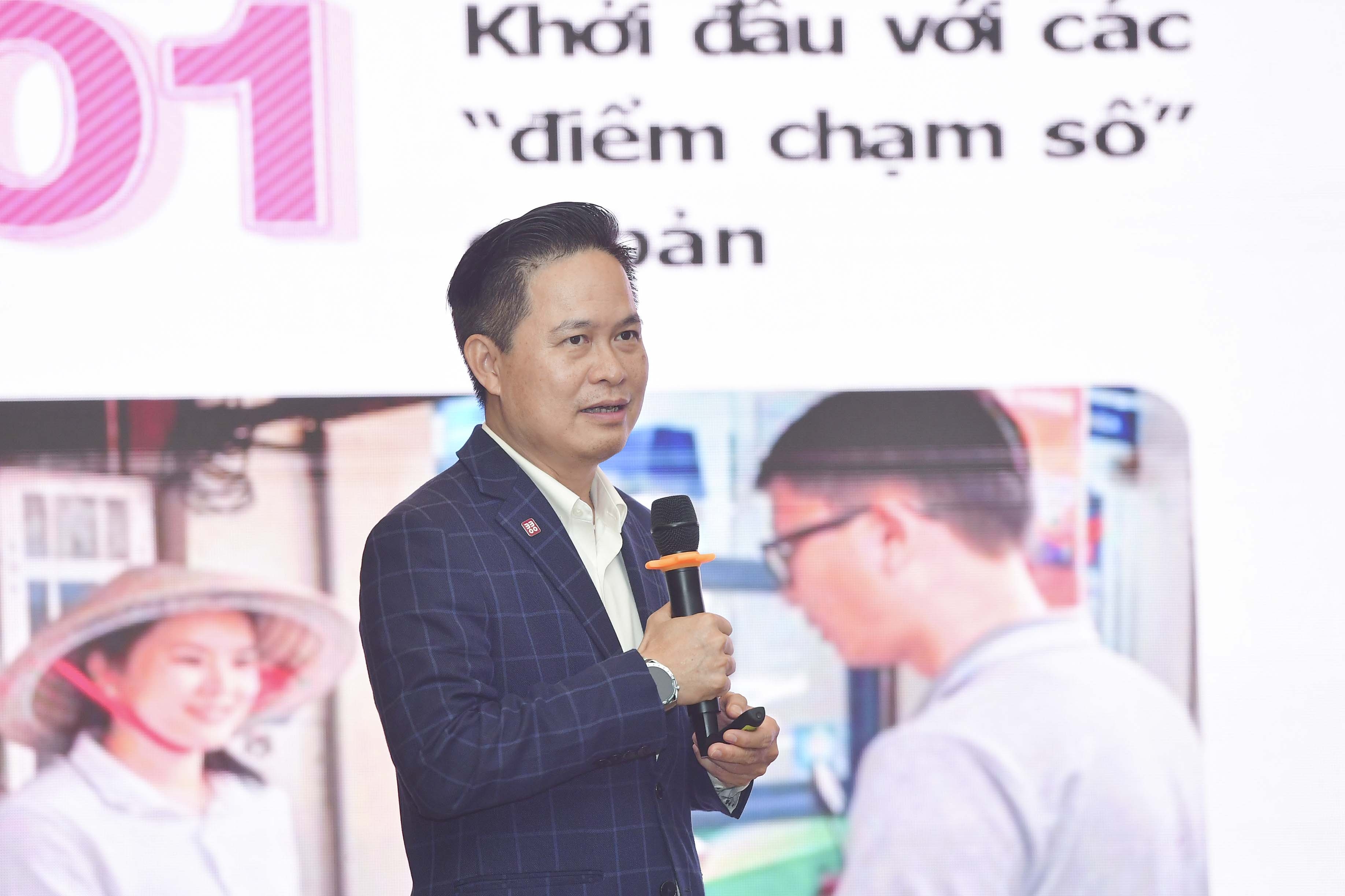 ng Nguyễn Bá Diệp giới thiệu bộ giải pháp tài chính dành cho tiểu thương và hộ kinh doanh cá thể. ng Nguyễn Bá Diệp giới thiệu bộ giải pháp tài chính dành cho tiểu thương và hộ kinh doanh cá thể.