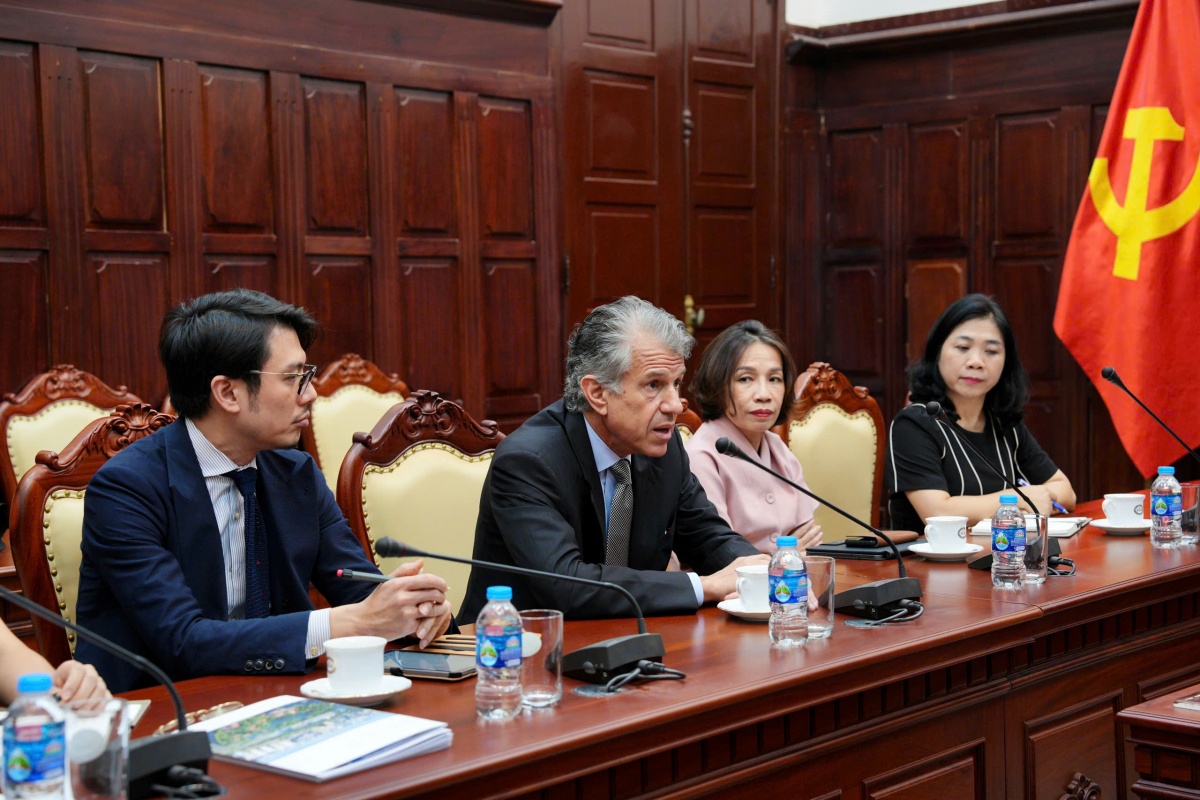 Phó Thống đốc Phạm Thanh Hà tiếp đại diện Tập đoàn J.P. Morgan Phó Thống đốc Phạm Thanh Hà tiếp đại diện Tập đoàn J.P. Morgan