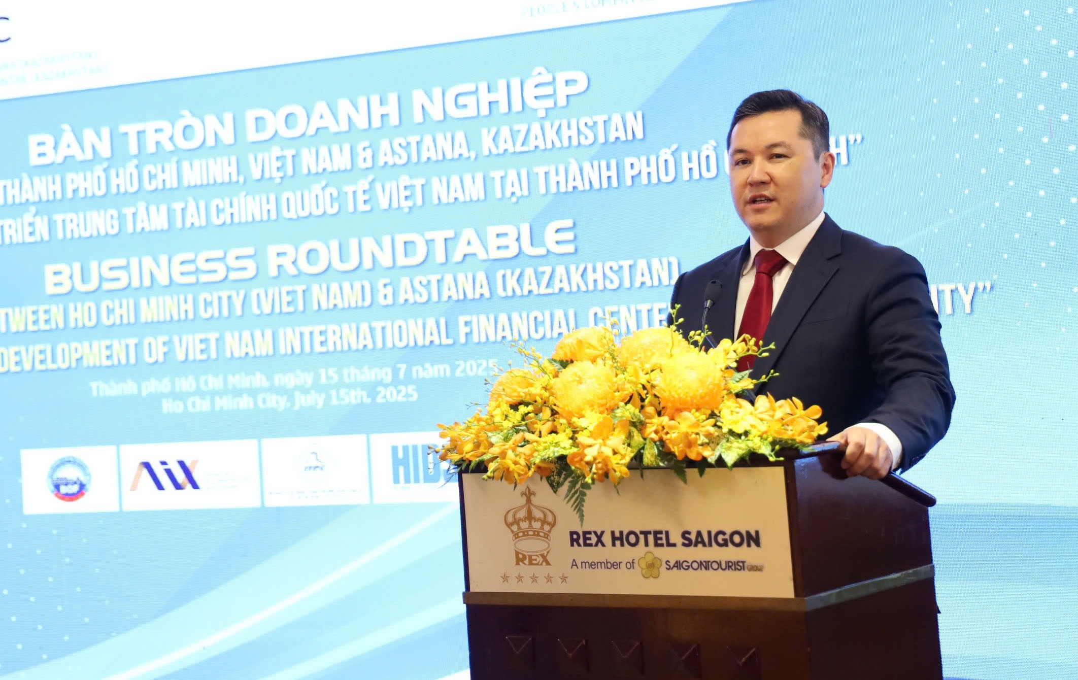 TP. Hồ Chí Minh sẵn sàng hợp tác với Astana xây dựng Trung tâm tài chính quốc tế