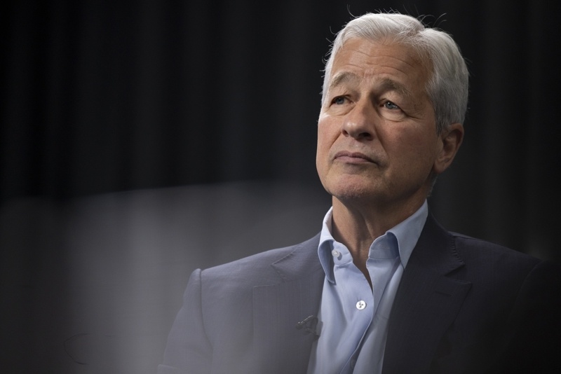 CEO JPMorgan cảnh báo Tổng thống Trump về việc can thiệp vào Fed CEO JPMorgan cảnh báo Tổng thống Trump về việc can thiệp vào Fed
