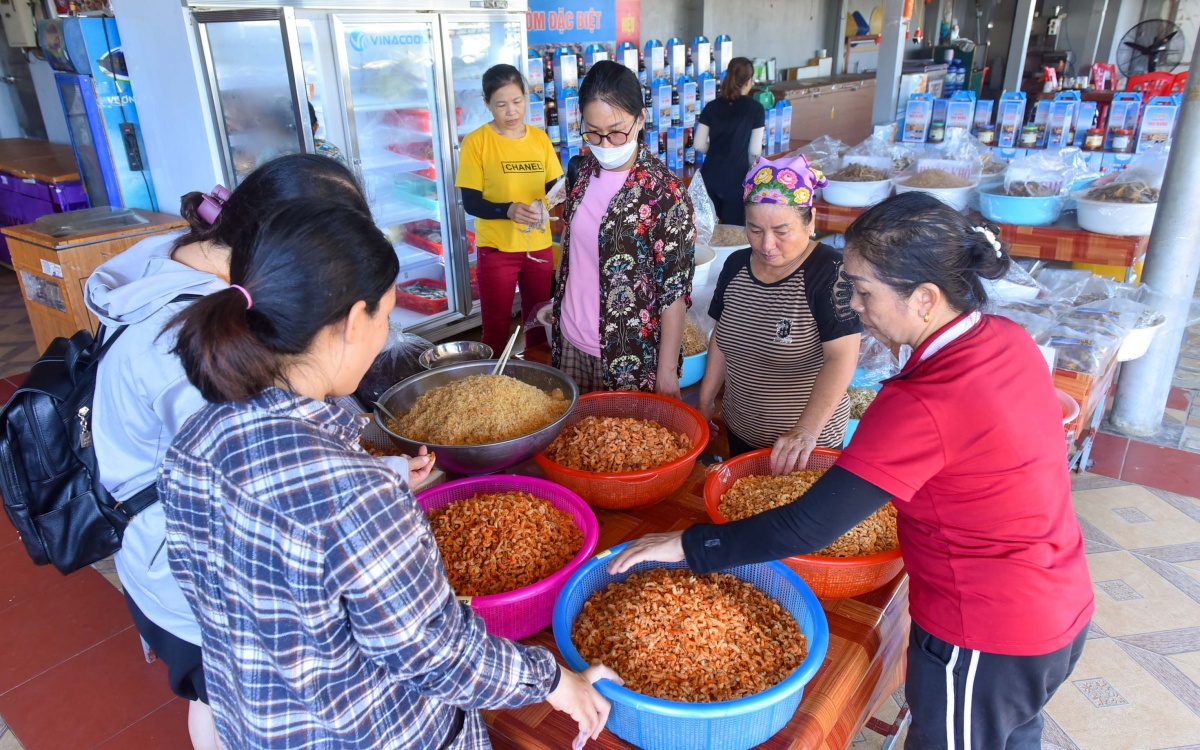 QTDND đóng vai trò quan trọng trong việc cung ứng dịch vụ ngân hàng ở khu vực nông thôn. QTDND đóng vai trò quan trọng trong việc cung ứng dịch vụ ngân hàng ở khu vực nông thôn.