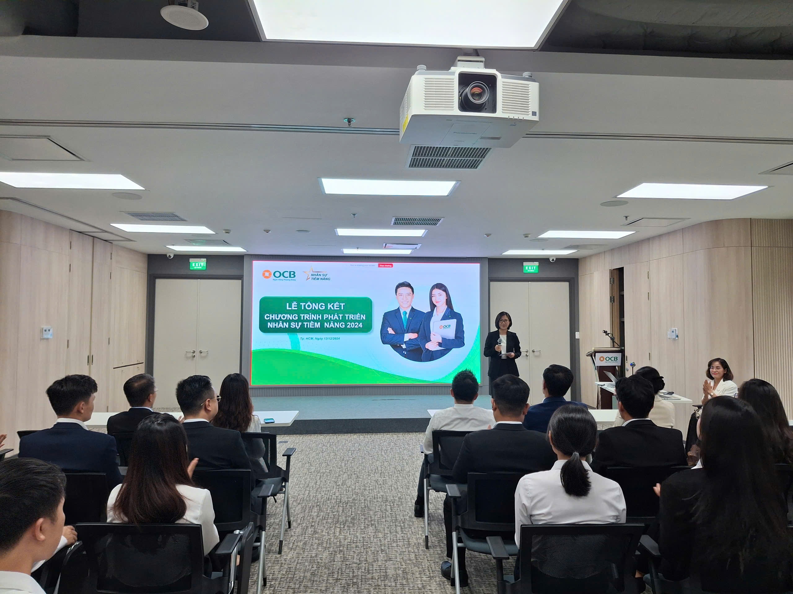 Đào tạo không đơn thuần là hoạt động, mà là sự cam kết dài hạn của OCB trong việc phát triển con người – yếu tố cốt lõi cho sự thịnh vượng bền vững Đào tạo không đơn thuần là hoạt động, mà là sự cam kết dài hạn của OCB trong việc phát triển con người – yếu tố cốt lõi cho sự thịnh vượng bền vững