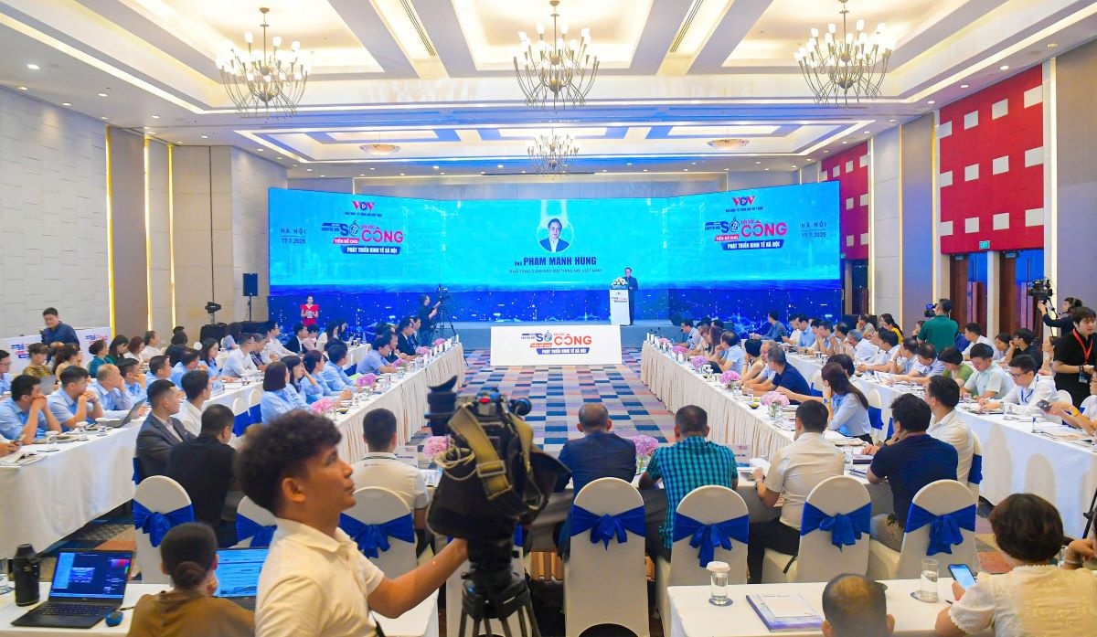 Diễn đàn “Chuyển đổi số khu vực công - Tiền đề cho phát triển kinh tế xã hội” Diễn đàn “Chuyển đổi số khu vực công - Tiền đề cho phát triển kinh tế xã hội”