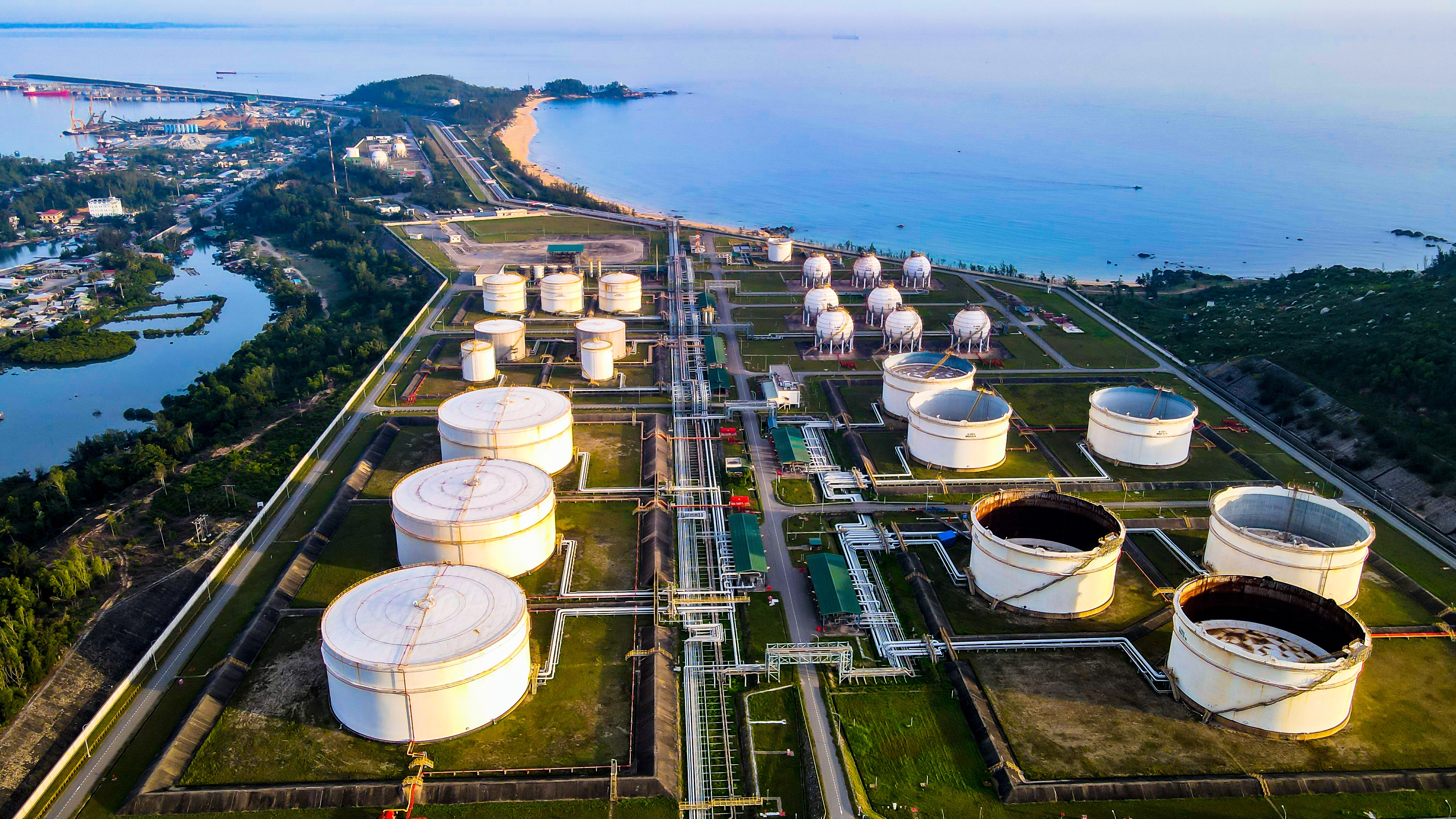 Nhà máy Ethanol Dung Quất trước khi phục hồi và tái khởi động vào các tháng tới. Ảnh: BSR