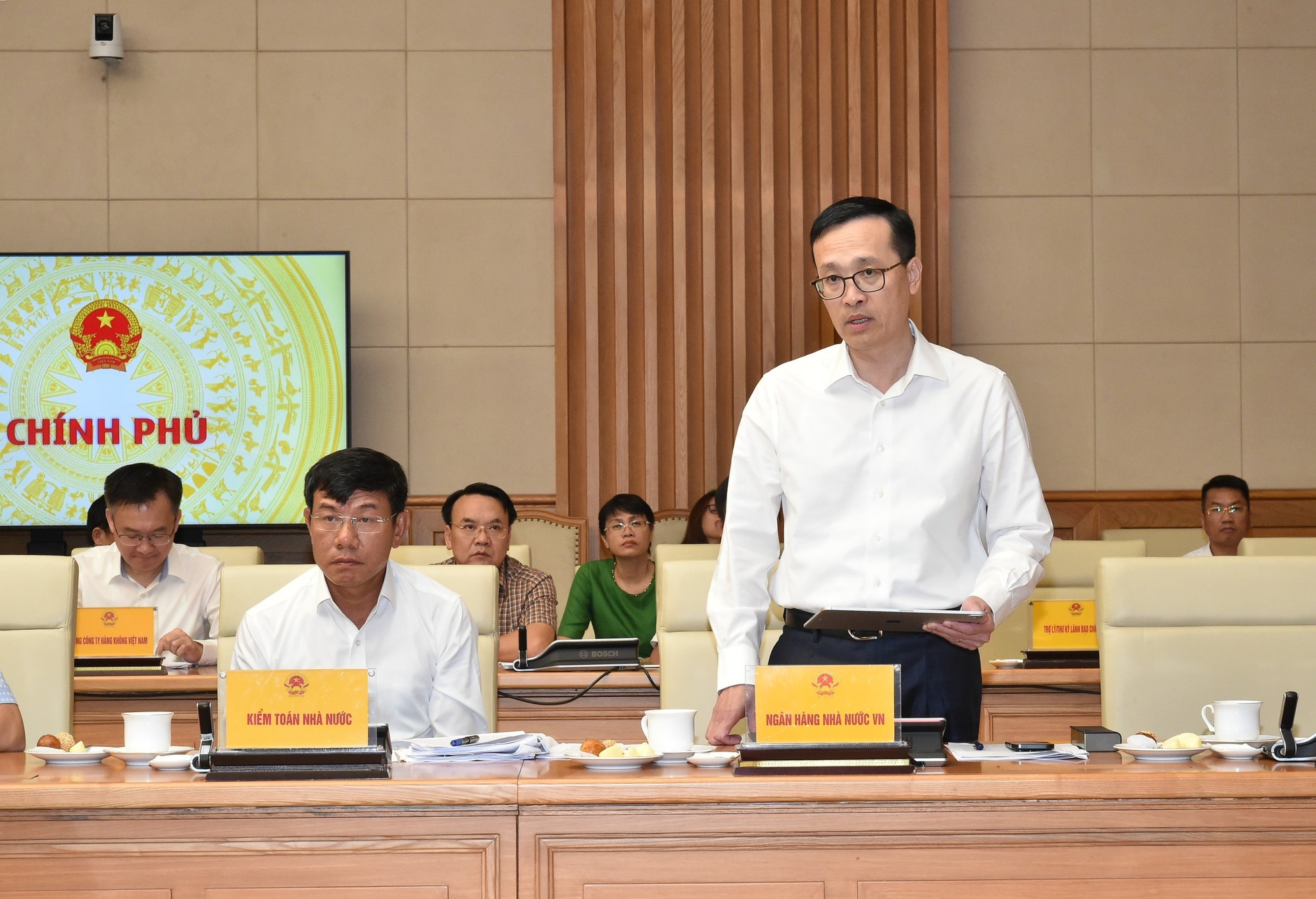 Phó Thống đốc NHNN Phạm Quang Dũng phát biểu góp ý các dự thảo Phó Thống đốc NHNN Phạm Quang Dũng phát biểu góp ý các dự thảo