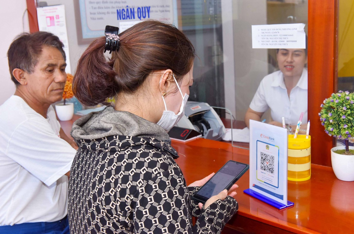 Đẩy mạnh ứng dụng công nghệ góp phần để các QTDND nâng cao chất lượng dịch vụ. Đẩy mạnh ứng dụng công nghệ góp phần để các QTDND nâng cao chất lượng dịch vụ.