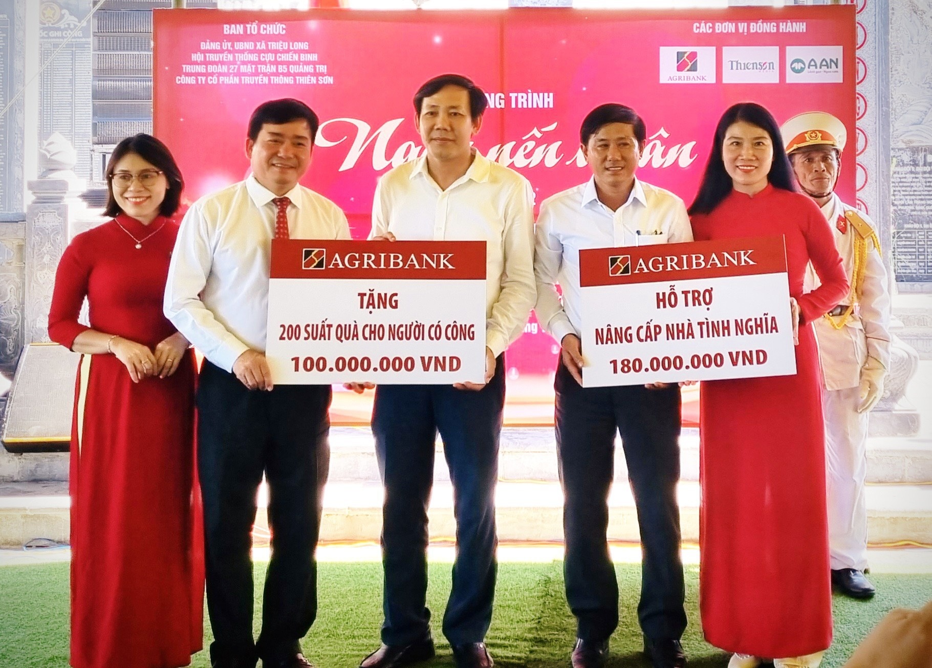 Agribank đồng hành cùng chương trình “Ký ức những huyền thoại” - Tri ân các Anh hùng Liệt sĩ Agribank đồng hành cùng chương trình “Ký ức những huyền thoại” - Tri ân các Anh hùng Liệt sĩ