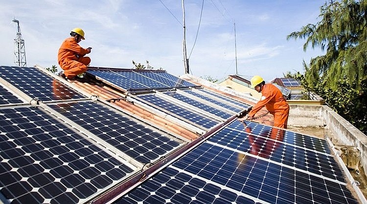 Chính sách hỗ trợ điện mặt trời mái nhà: Cú hích và thách thức trong thực thi