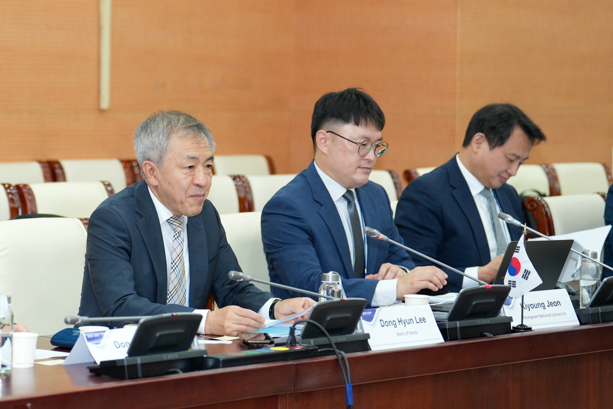 Ông Dong Hyun Lee, Phó Vụ trưởng Vụ Hợp tác quốc tế của NHTW Hàn Quốc Ông Dong Hyun Lee, Phó Vụ trưởng Vụ Hợp tác quốc tế của NHTW Hàn Quốc