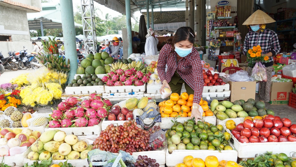 Chợ truyền thống tiếp tục đóng vai trò quan trọng trong nền kinh tế Chợ truyền thống tiếp tục đóng vai trò quan trọng trong nền kinh tế