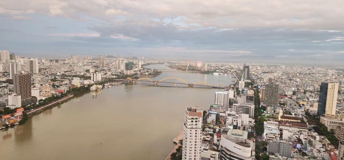 Việc hợp nhất Đà Nẵng và Quảng Nam đang mở ra một không gian phát triển mới, đồng thời cũng làm bùng phát làn sóng đầu tư vào thị trường bất động sản.