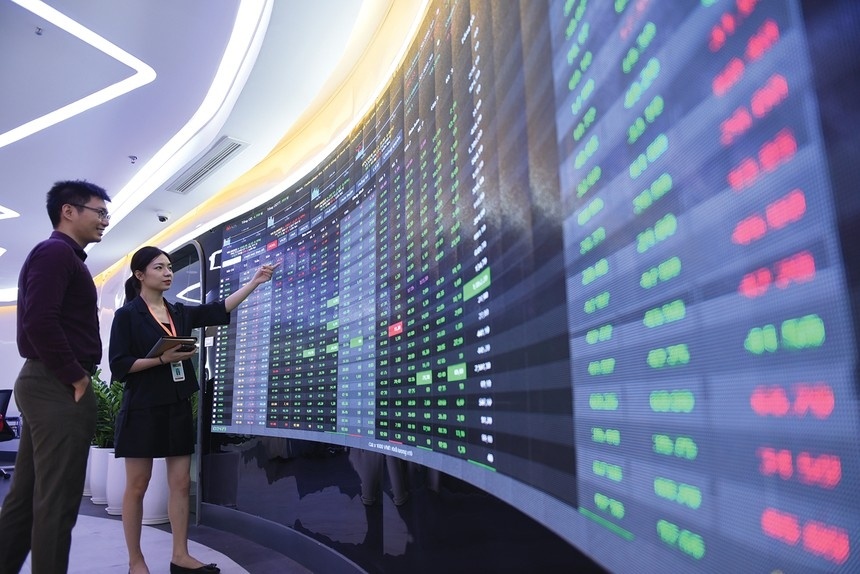 VN-Index trụ vững mốc 1.500 điểm trước làn sóng chốt lời kỷ lục VN-Index trụ vững mốc 1.500 điểm trước làn sóng chốt lời kỷ lục