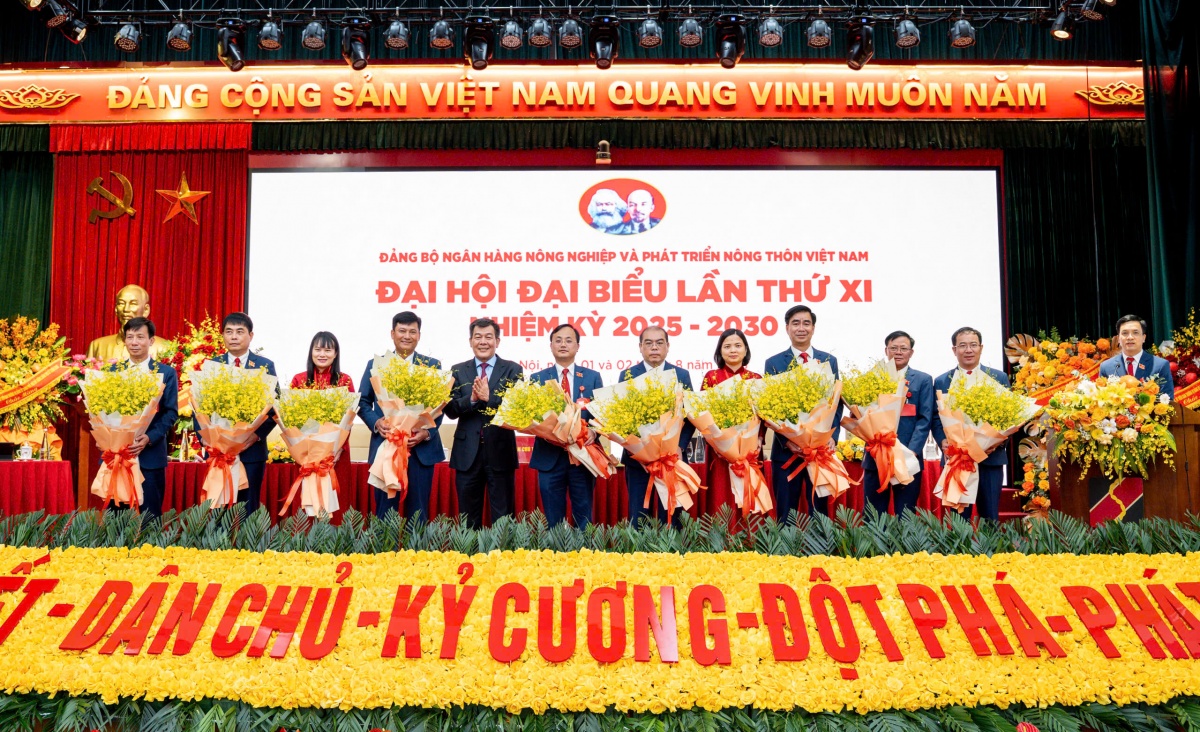 Đảng bộ Agribank nhiệm kỳ 2025 - 2030: Đoàn kết - Dân chủ - Kỷ cương - Đột phá - Phát triển Đảng bộ Agribank nhiệm kỳ 2025 - 2030: Đoàn kết - Dân chủ - Kỷ cương - Đột phá - Phát triển
