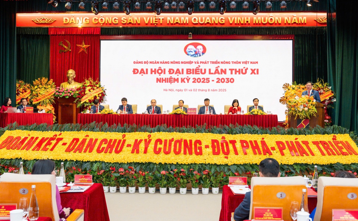 Đảng bộ Agribank nhiệm kỳ 2025 - 2030: Đoàn kết - Dân chủ - Kỷ cương - Đột phá - Phát triển Đảng bộ Agribank nhiệm kỳ 2025 - 2030: Đoàn kết - Dân chủ - Kỷ cương - Đột phá - Phát triển