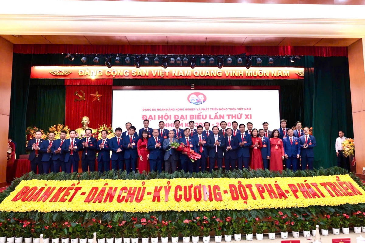 undefined Đảng bộ Agribank nhiệm kỳ 2025 - 2030: Đoàn kết - Dân chủ - Kỷ cương - Đột phá - Phát triển