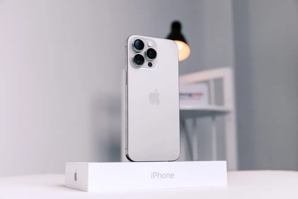 Apple bán được 3 tỷ chiếc iPhone sau 18 năm